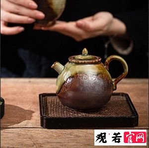 一抹自然之美，一道艺术之光：观若柴烧茶壶