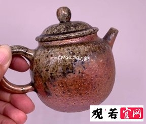 柴烧紫砂壶的泥料品质是影响其品质的关键因素之一