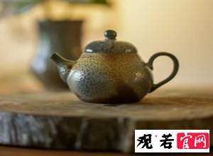 "为什么用观若柴烧紫砂壶泡茶更能提升口感？"